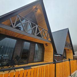 Gergeti Twins - Cottages，位于Gergeti的酒店