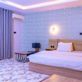 H3 Hotel and Events Centre，位于Abeokuta的酒店