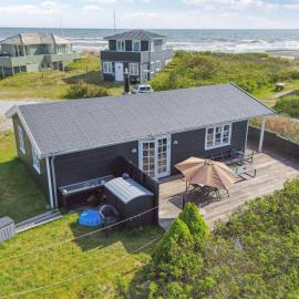 Holiday Home Baarde - 60m from the sea by Interhome