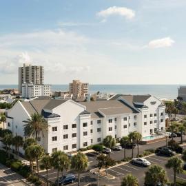 Fairfield Inn and Suites Jacksonville Beach，位于杰克逊维尔海滩的酒店