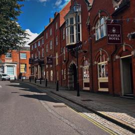 Castle Hotel Tamworth，位于塔姆沃思的酒店