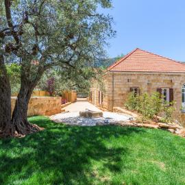 LAuberge de Douma Full House in Batroun，位于Douma的酒店