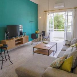 Spirit - 2-BR Apt & Balcony in Mar Mikhael，位于Al Mudawwar的酒店