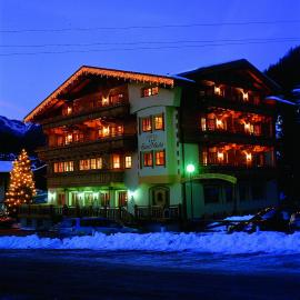 Hotel Garni San Nicolò，位于博萨迪法萨的酒店