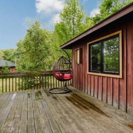 2-Bedroom Cottage #2 - Sand Bay，位于Dillon的酒店