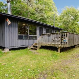 3-Bedroom Cottage #5 - Sand Bay