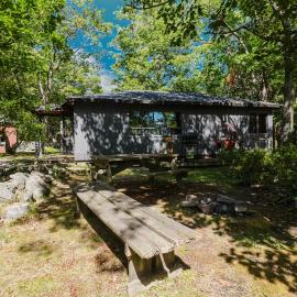 3-Bedroom Cottage #9 - Sand Bay，位于Dillon的酒店