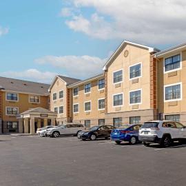 Extended Stay America Suites - St Louis - St Peters，位于圣彼得斯的酒店
