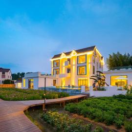 Floral Hotel Jiuhuashan Xiluzhanyi B&B，位于池州的酒店