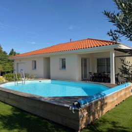 Belle Maison MALOU climatisée calme, piscine, jacuzzi 3km plage Labenne Capbreton，位于拉本讷的酒店