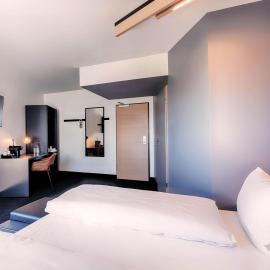 B&B HOTEL Köln-Frechen，位于弗雷兴的酒店