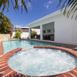 Signature's Dorado Relaxing Villa，位于多拉多的酒店