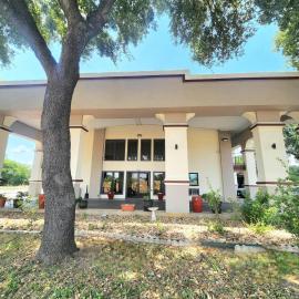 Days Inn by Wyndham San Marcos，位于圣马科斯的酒店