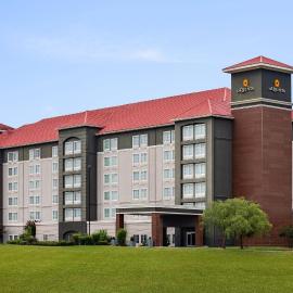 La Quinta by Wyndham Arlington North 6 Flags Dr，位于阿林顿的酒店