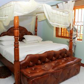 PrimeRose Hotel Mubende，位于Mubende的酒店