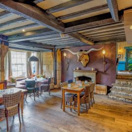 The Bull Hotel，位于费尔福德的酒店