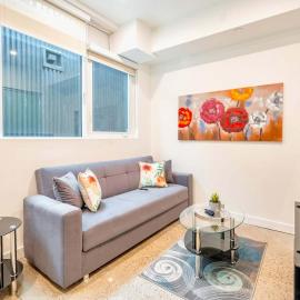 The Roland - Peaceful 2BR Basement Suite Near Downtown Toronto
