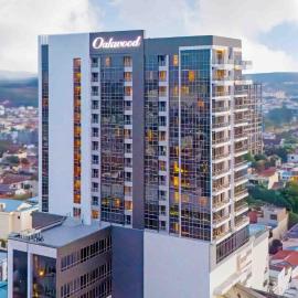 Oakwood Hotel & Apartments Grand Batam，位于名古屋的酒店