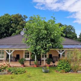Ferienwohnung `Schwanennest，位于Federow的酒店