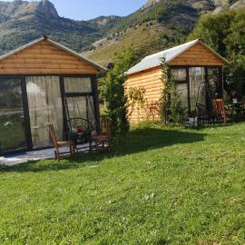 Boga Cabins，位于Bogë的酒店