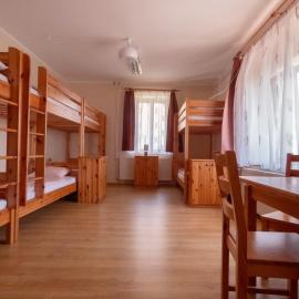 Szent György ifjúsági szálló，位于Oszkó的酒店