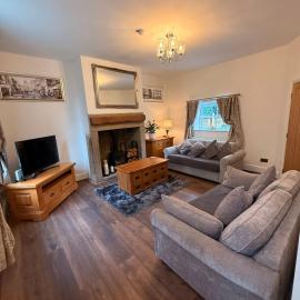 Wallnook Cottage Luxury Yorkshire Escape，位于Lindley的酒店