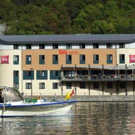 ibis Dinant Centre，位于迪南的酒店