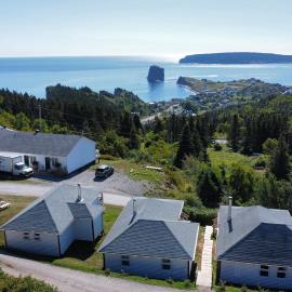 Au Pic de l'Aurore Motel-Chalets，位于佩尔塞的酒店