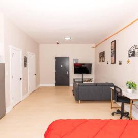 Central Albany Apartment with WiFi Walk to Capitol and Empire Plaza