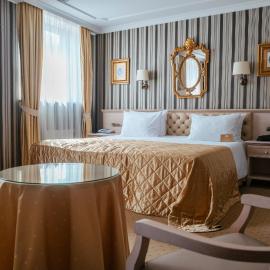 Imperial Hotel & Restaurant，位于维尔纽斯的酒店