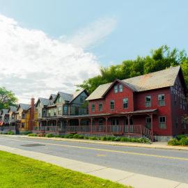 The Porches Inn at Mass MoCA，位于北亚当斯的酒店
