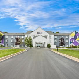 Spark By Hilton Traverse City，位于特拉弗斯城的酒店