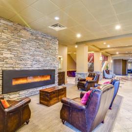 Quality Hotel & Conference Centre Peace River,位于Peace River的酒店