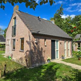 Vakantiewoning maas en waal 90，位于Ewijk的酒店