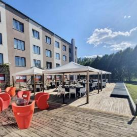 HOTEL CAVALIERI，位于皮内罗洛的酒店