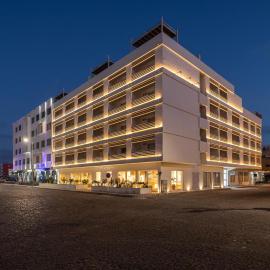 Oasis White Hotel，位于萨尔雷的酒店