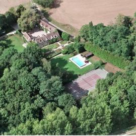 Charmant manoir Sud de Paris，位于Saint-Sauveur-sur-École的酒店