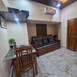 2BHK Home near Bhubaneswar Railway Station，位于布巴内什瓦尔的酒店