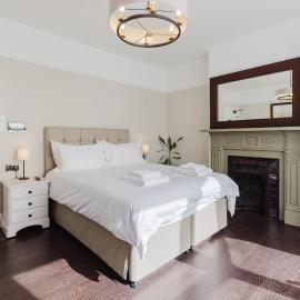 Grace's Guesthouse Room 4，位于特灵的酒店
