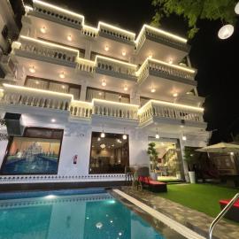 Walk 2 Taj A Boutique Abode