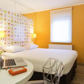 Ibis Styles La Louvière，位于拉卢维耶尔的酒店