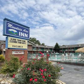 Mountain Aire Inn Sevierville - Pigeon Forge，位于赛维尔维尔的酒店
