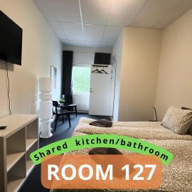 Rentalux Hostel - Room 127 Familyroom，位于Timrå的酒店
