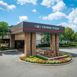 Crowne Plaza Suffern-Mahwah by IHG，位于萨芬的酒店