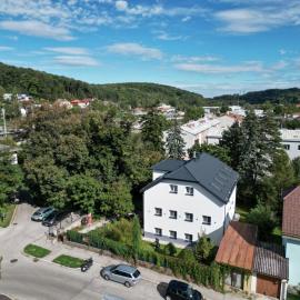 COY Apartments Purkersdorf - Garden Comfort for Work Family near Vienna，位于普克斯多夫的酒店