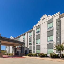 Super 8 by Wyndham San Antonio/Alamodome Area，位于圣安东尼奥的酒店