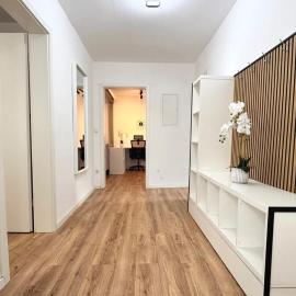 2-Zimmer-Wohnung-Küche-Bad-Terrasse, Bahnhofsnähe，位于米赫拉克尔的酒店