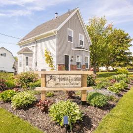 Mariners Daughter 3bdrm house in seaside village，位于Georgetown的酒店