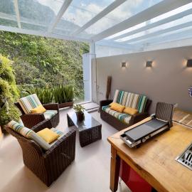 Juquehy - Duplex in prime area 1 block from the beach，位于朱奎的酒店