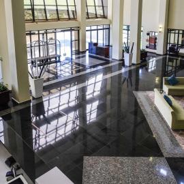 Mantis Kivu Marina Bay Hotel，位于Muhari的酒店